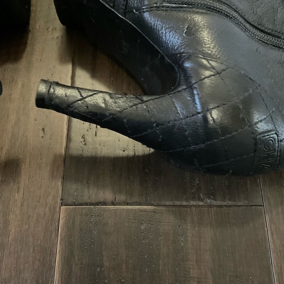 CHANEL Black Leather Platform Zip Bootie Size 38.5 G28644 - Picture 13 of 14